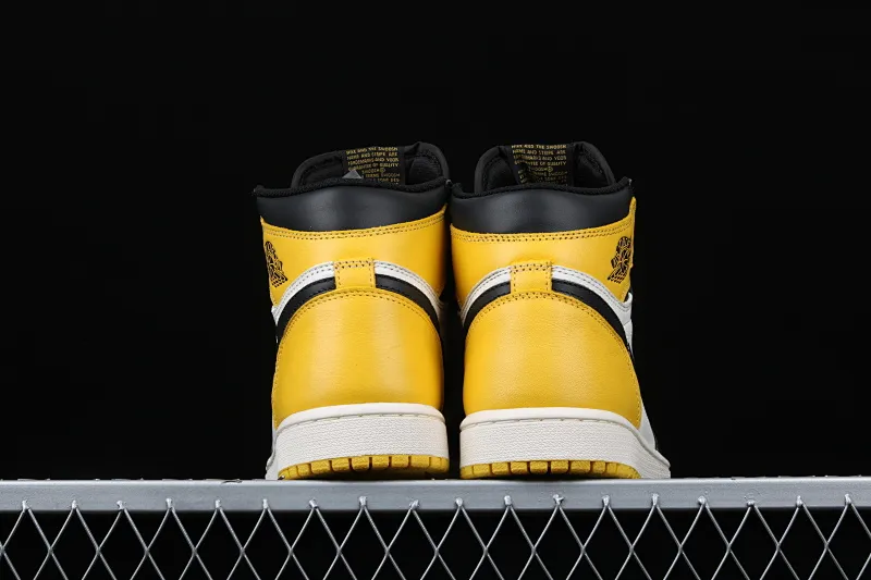 All categories Air Jordan Jordan series basketball shoes Air Jordan 1 High Air Jordan 1 Yellow Toe AJ1 OG black and yellow toe high-top basketball shoes AR1020-700